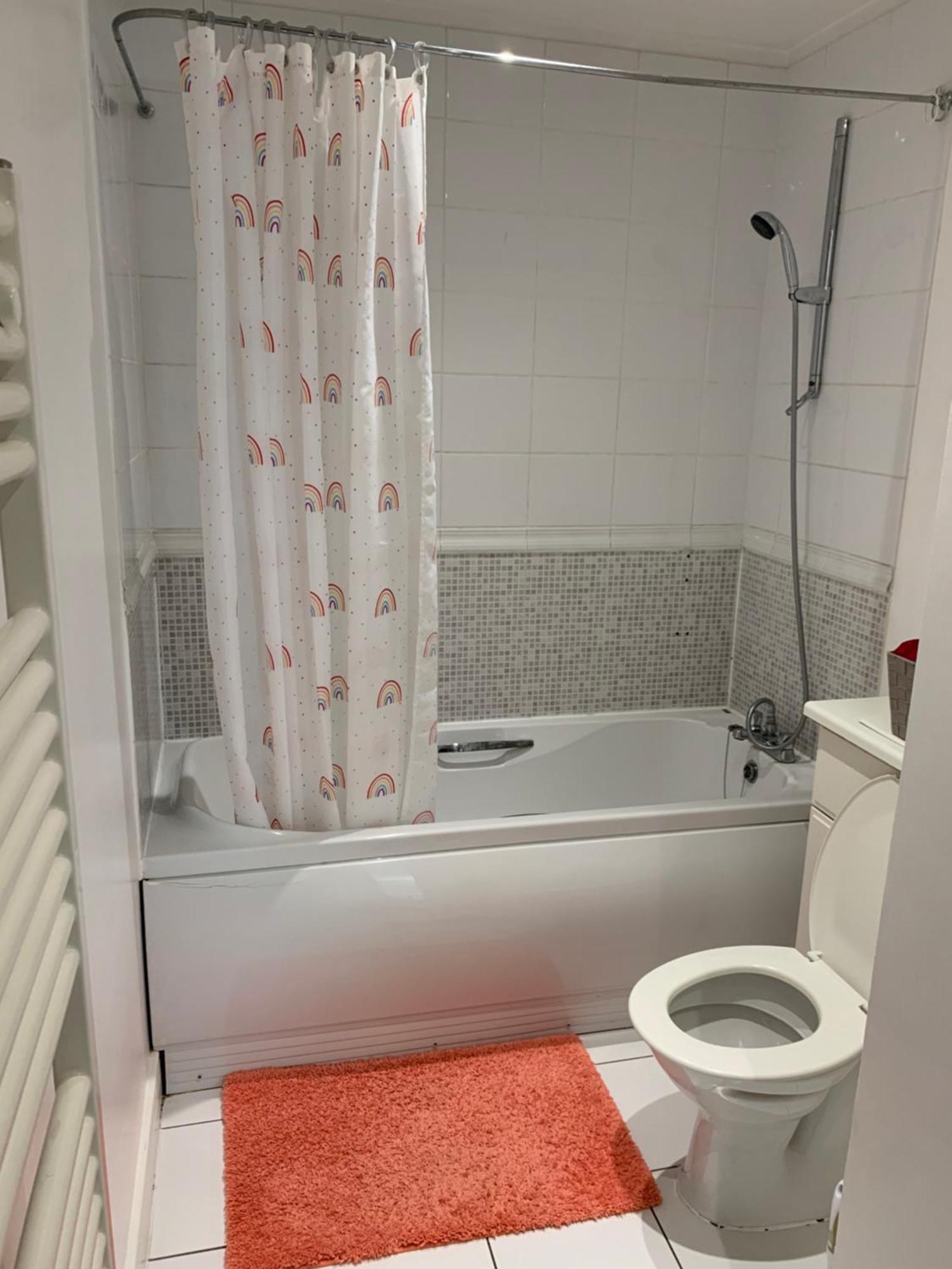 Room In Stratford With Private Bathroom And Parking ลอนดอน ภายนอก รูปภาพ